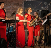 Артисты и ведущие на свадьбу и праздник